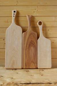 Belle planche à découper en bois naturel sculpté à partir de bois dur foncé de qualité supérieure-Taille personnalisable écologique allant au lave-vaisselle - Product Image 4