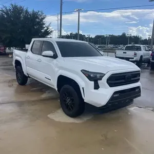 Toyota Tacoma 2024 impecable - Product Image 2