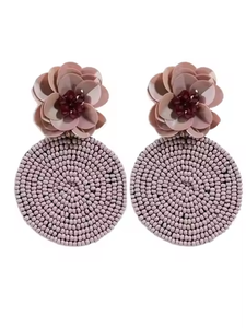 Pendientes clásicos de cuentas de semillas de alta moda con perlas de imitación y secuencias para regalo de fiesta de boda para mujer - Product Image 3