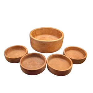 Bol en bois élégant |   Belle forme incurvée en bois naturel et poli, idéale pour la décoration rustique, le style de table et le service - Product Image 1