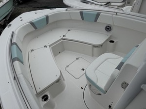Bateau de pêche à console centrale Advanced Explorer 2025 pour les aventures de loisirs en famille, embarcation marine 23 pieds, bricolage, OEM/ODM industriel - Product Image 3