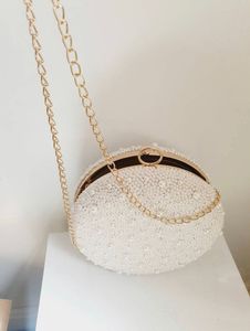 2023เงื้อมมือจัดงานแต่งงานสีขาวมุกสำหรับผู้หญิงที่มีห่วงโซ่ที่ถอดออกได้ - Product Image 4