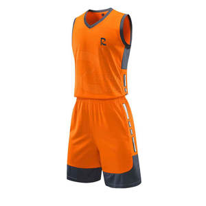 Uniforme de baloncesto personalizado de la mejor calidad Ropa de equipo transpirable Hecho en Pakistán Uniforme de baloncesto en blanco impreso - Product Image 2