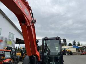 Chargeuse sur chenilles Kubota KX080-4S2 2022 - Classe 8 tonnes, moteur diesel puissant, boîte de vitesses et pompe efficaces - Product Image 5