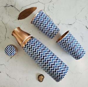 Juego de vasos ecológicos con aspecto de cobre estampado en blanco y azul con tapa y revestimiento anticorrosión - Product Image 1