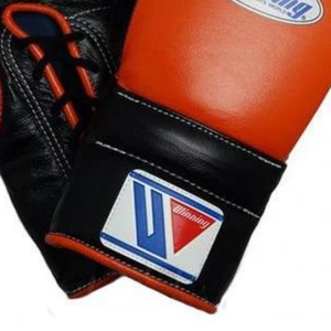 ถุงมือชกมวยแบบผูกเชือก Winning สีส้มดำ หนังแท้คุณภาพพรีเมียม สำหรับฝึกซ้อมและแข่งขัน ขนาด 8oz 10oz 12oz 14oz 16oz - Product Image 6