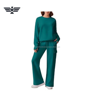 Conjunto de Dos Piezas Informal con Capucha Negra para Mujer, de Primera Calidad, al por Mayor |   Top de manga corta y pantalones cargo de pierna ancha |   Frontal Sólido - Product Image 5