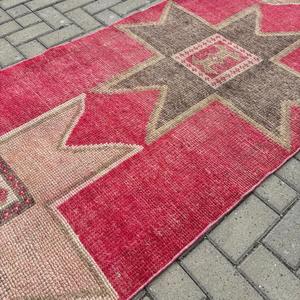 Alfombra Turca Vintage, Alfombra Herki de 3.3x10.7 pies, Alfombra de Lana con Parches Rojo Marrón - Product Image 2