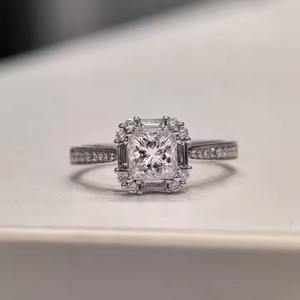 Anillo de compromiso de diamante cultivado en laboratorio E VS1 de corte princesa de 2 quilates estilo catedral 10K oro amarillo certificado IGI regalo para novias - Product Image 4