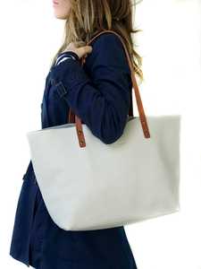 Sac à main fourre-tout en cuir de grande capacité Sac fourre-tout portable pour étudiantes avec logo personnalisé Dureté souple-Modèle LWTB-0185 - Product Image 6