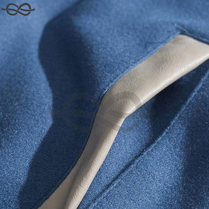 Venta al por mayor Campus a prueba de viento béisbol Varsity chaquetas carta bordado personalizado Letterman Oversize Varsity chaqueta hombres mujeres - Product Image 4