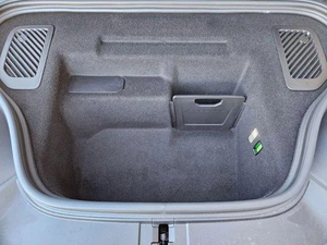 SUV Eléctrico Compacto de Lujo Usado 2025, Autonomía NEDC de 100 km, Capacidad de Batería de 90-110 kWh - Product Image 4