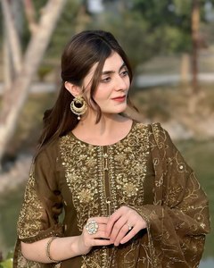 2024 dernière robe ethnique indienne et pakistanaise moderne de haute qualité pour occasion spéciale avec travail de broderie mode pakistanaise - Product Image 3