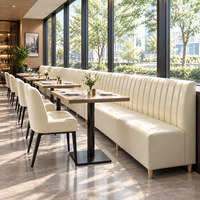 Ensemble de banquettes en cuir capitonnées de luxe pour hôtel et restaurant, avec table et chaises commerciales