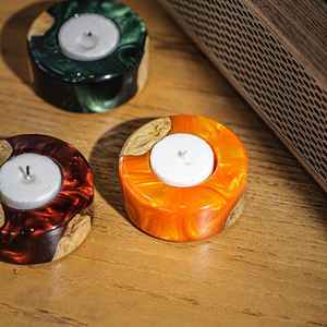 Porte-bougie en résine et bois fait à la main avec base en bois naturel, forme personnalisée - Décoration d'intérieur et cadeau pour la Saint-Valentin, mariage - Product Image 3