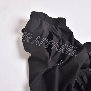 Pantalon de ski imperméable noir isolé avec taille élastique imprimé foudre et chevilles pour des performances en plein air - Product Image 4