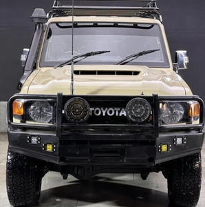 Toyota Land Cruiser pickup 2018, Volante a la Derecha, Usado, Diésel, con Asientos de Cuero, Caja de Cambios Manual, Volante a la Izquierda - Product Image 2