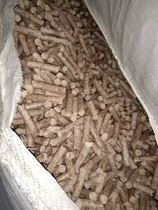 Vente en gros de granulés de bois biomasse Biocarburant écologique Taille personnalisée Non toxique Durée de conservation de 24 mois - Product Image 4