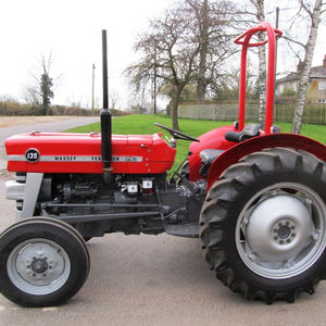 Tractor Massey Ferguson al por Mayor, Cargado en Contenedor, Tractor MF 135, Color Rojo, Alta Eficiencia - Product Image 6