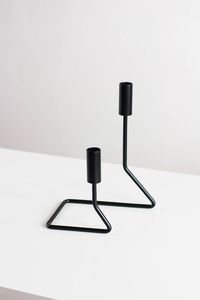 Hermoso candelabro de hierro de diseño romántico con pergaminos negros antiguos para bodas acogedoras y Decoración elegante para el hogar - Product Image 3