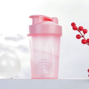 ขวดเชคโปรตีนพลาสติกพกพา ปลอดสาร BPA แก้วน้ำสำหรับเดินทางพร้อมฝาปิดแบบมีบานพับ สำหรับใช้ในชีวิตประจำวัน - Product Image 5