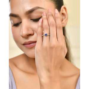 Anillo de tanzanita de seis puntas con detalles de moissanita - Product Image 1