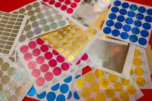 Etiqueta Adhesiva Redonda Holográfica Multicolor Personalizable, Material de Papel Adhesivo - Product Image 2