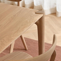 Table à manger en chêne massif Sukavina avec un design rustique moderne, meubles de salle à manger, capacité 8 personnes, aucun assemblage requis