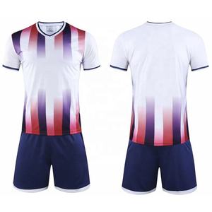 Uniforme de football Best-seller Uniforme football Logo personnalisé Ensemble grande taille respirant unisexe pour les sports d'été - Product Image 4