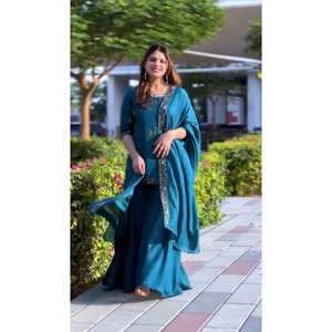 SÉQUENCE SPÉCIALE FESTIVAL BRODERIE SUR DESSUS EN TISSU DE SOIE ET PLAZZO AVEC ENSEMBLE DUPATTA - Product Image 1