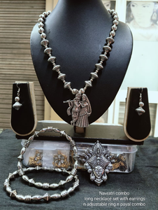 Conjunto de collar largo combinado Navratri Premium con pendientes y anillo ajustable y joyería oxidada Payal Ideal para festivales, eventos - Product Image 3