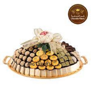 Nuevo diseño de lujo estilo Coral Golden Material Design Ware Fancy elegante acero Metal decoración servir bandeja de Chocolate para la venta - Product Image 4