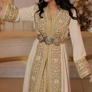 SUPERBE ET MAGNIFIQUE BRODERIE ZARI SUR CAFTAN ROSE AVEC ROBE DE SENTIER AVEC PERLES EMBELLIES, PIERRE, TRAVAIL DABKA POUR Mariage = 2024 - Product Image 1