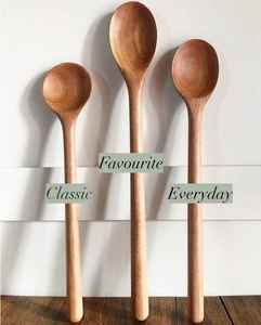 Ensemble d'ustensiles de cuisine en bois d'acacia naturel faits à la main, vernis à miroir, ustensiles de cuisine antiadhésifs compatibles avec le camping, spatule de service incluse - Product Image 2
