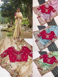 Sari de Organza Verde Pastel con Bordado Floral, Tejido y Diseño de Pallu Pesado con Piezas de Blusa con el Mismo Borde - Product Image 5