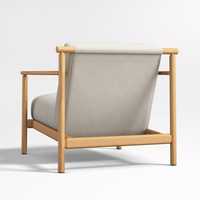 Fauteuil de salon scandinave moderne et élégant pour salle à manger, avec structure en bois massif, mousse écologique, construction durable, idéal pour appartement et hôtel