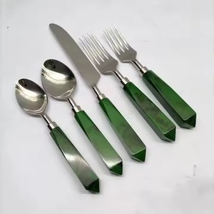 Élégant ensemble de couverts à poignée en résine d'acier miroir par H.M.A Handicrafts cuisine salle à manger décor et option cadeau - Product Image 4