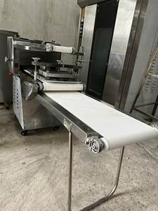 Garantie 1 an, machine à façonner la pâte à 3 convoyeurs, boulangerie vietnamienne, moteur électrique 750W, 220V/380W, 1750x500x1050 (DxRxC) - Product Image 4