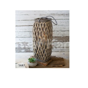 Lanterne de saule carrée grise de style unique avec le verre pour l'article de décoration de festival de fête de mariage d'hôtel à la maison - Product Image 1