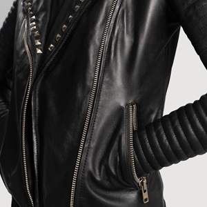 Veste de motard en cuir véritable peau de mouton pour femme, fermeture éclair en Aniline, cloutée, noire, doublure matelassée en Viscose, intérieur et extérieur - Product Image 5