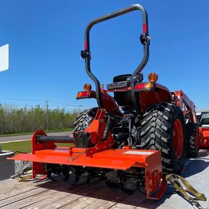 Tractor Compacto Kubota L2501 de 25HP, 4WD, Diésel, con Cargador Frontal y Toma de Fuerza para Trabajos Agrícolas, de Jardinería y Paisajismo - Product Image 4