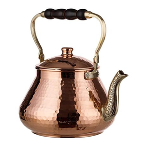 Hervidor de té de metal grabado de estilo indio tradicional con diseño grabado y acabado de latón disponible en opciones al por mayor a granel - Product Image 3