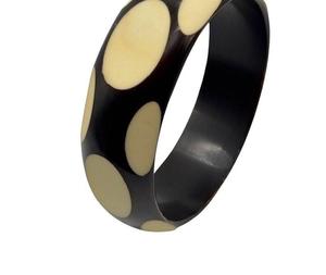 Brazalete de Hueso Vintage Hecho a Mano, Ecológico, para Mujer, Estilo Religioso, Joyería de Cuerno, Perlas y Diamantes para Bodas - Product Image 6