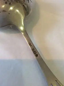 Tête en argent classique avec poignée en résine crème ensemble de couverts pour des événements à usage domestique utiliséet des cadeaux fabriqués à la main en Inde - Product Image 2