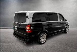 Mercedes-Benz Metris 2020 d'occasion, comme neuf, fourgonnette de luxe familiale 4.1-6L Turbo automatique, intérieur cuir foncé, jantes R19 - Product Image 2