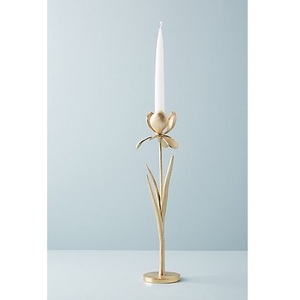 Support conique en métal doré fait à la main avec finition vintage créant une touche royale pour le thème de la décoration intérieure traditionnelle - Product Image 1