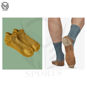 Chaussettes habillées d'affaires noires en coton pur doux et respirant de couleur unie personnalisées de haute qualité pour hommes - Product Image 5