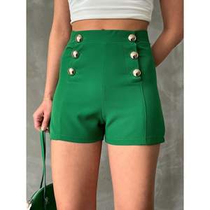 กางเกงขาสั้นผู้หญิงสีเขียวมรกตติดกระดุมขายส่ง Topshow - Product Image 2