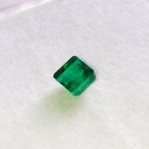 Piedra preciosa verde natural de corte esmeralda de 1,11 CTS de calidad AAA de Zambia pulido perfecto para hacer con certificado IGI - Product Image 2