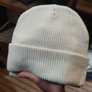 Gorro de Punto Unisex 2025 con Logotipo Personalizado, Gorro de Invierno de Moda, Gorro de Poliéster de Primera Calidad con Diseño de Impresión - Product Image 1